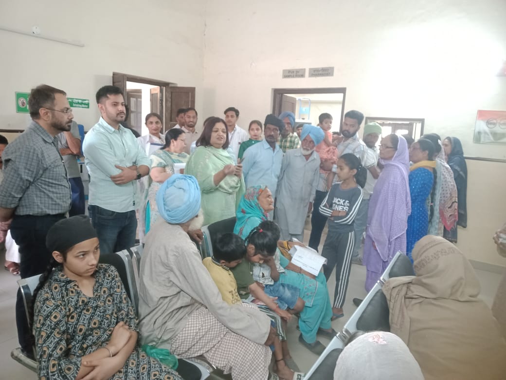 सिविल सर्जन ने घड़ूआं सरकारी अस्पताल का दौरा किया